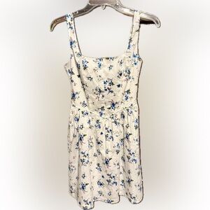 NWT Trixxi Junior’s Floral Dress Size Small from VonMaur!